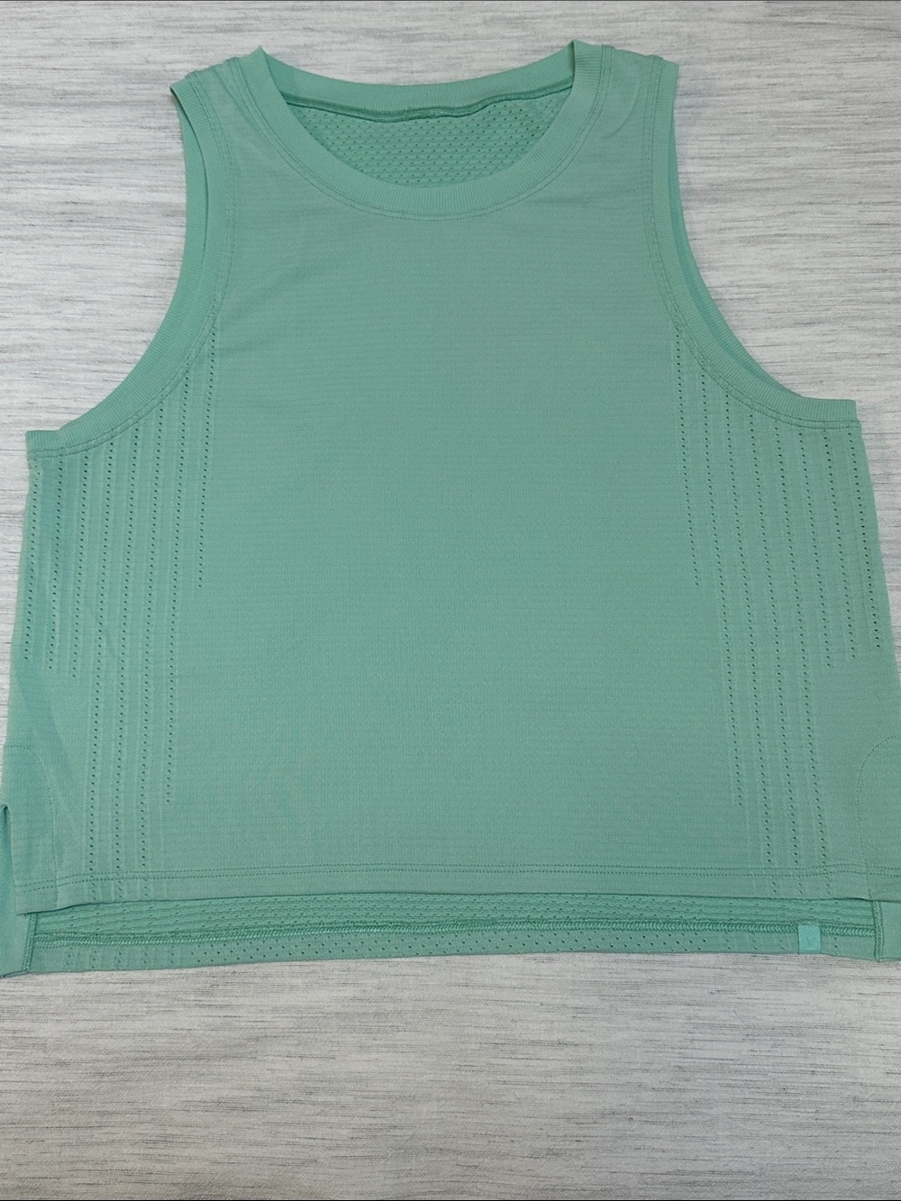 Lululemon Train to be Tank - Picture 3 of 7